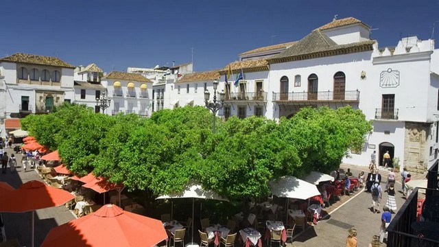 Plaza de los Naranjos en marbella
